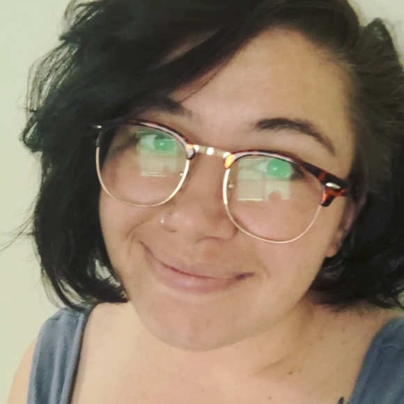 Meet your Posher, Jessica - Picture 2 of 4